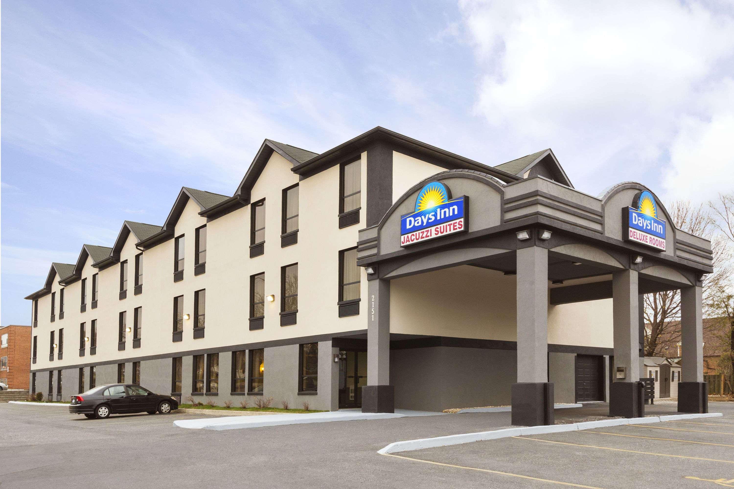Days Inn By Wyndham Toronto East Lakeview Bagian luar foto