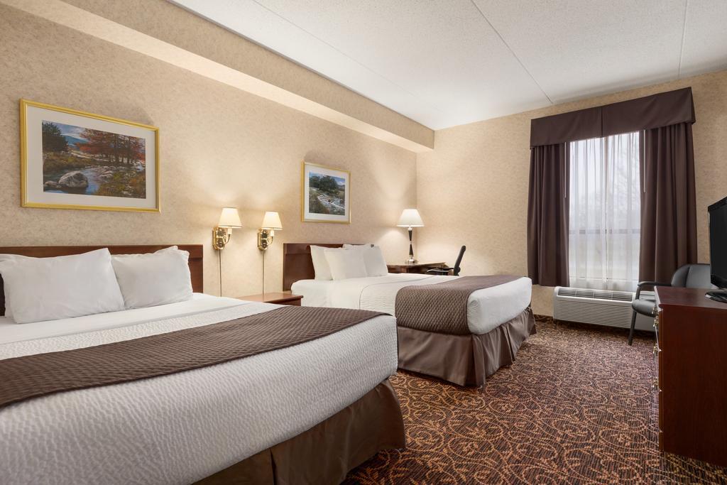 Days Inn By Wyndham Toronto East Lakeview Bagian luar foto
