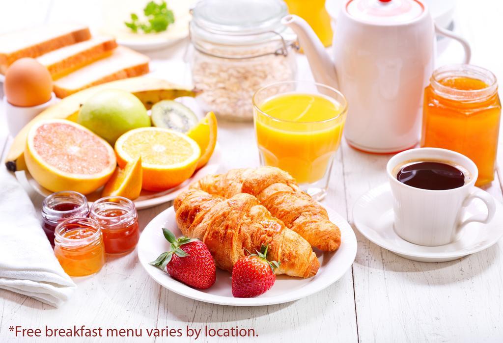 Days Inn By Wyndham Toronto East Lakeview Bagian luar foto