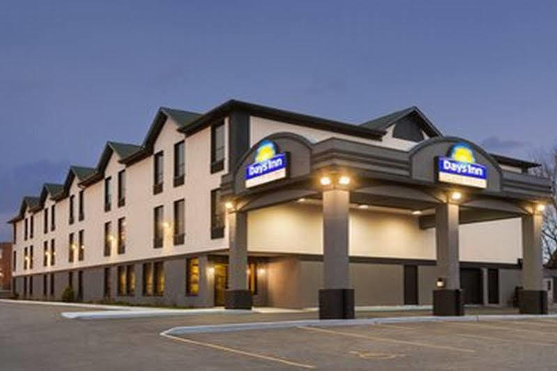 Days Inn By Wyndham Toronto East Lakeview Bagian luar foto